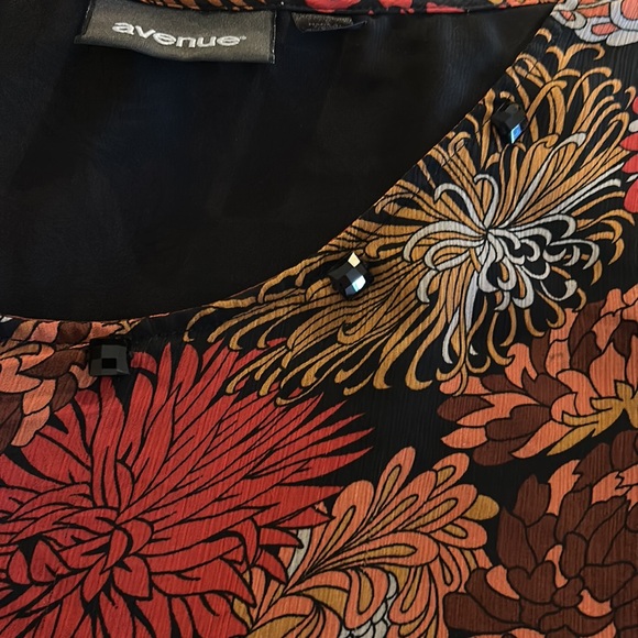 Plus Size Avenue Red and Brown Floral Bell Sleeve Blouse - Picture 4 of 8